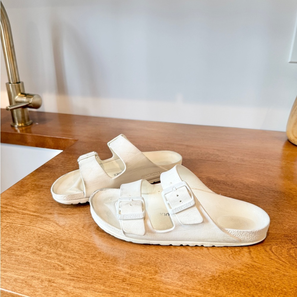Birkenstock White Arizona Essential Slide